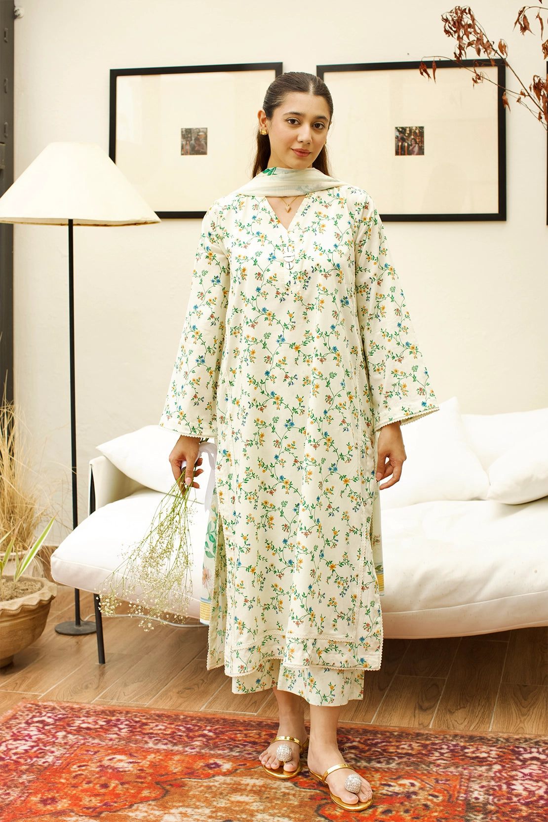 Stitched 3 Piece - LAWN - 541