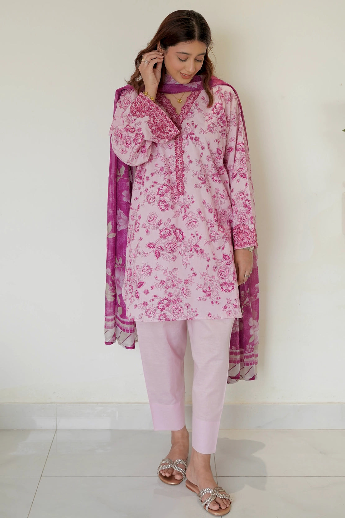 Stitched 3 Piece - LAWN - 543
