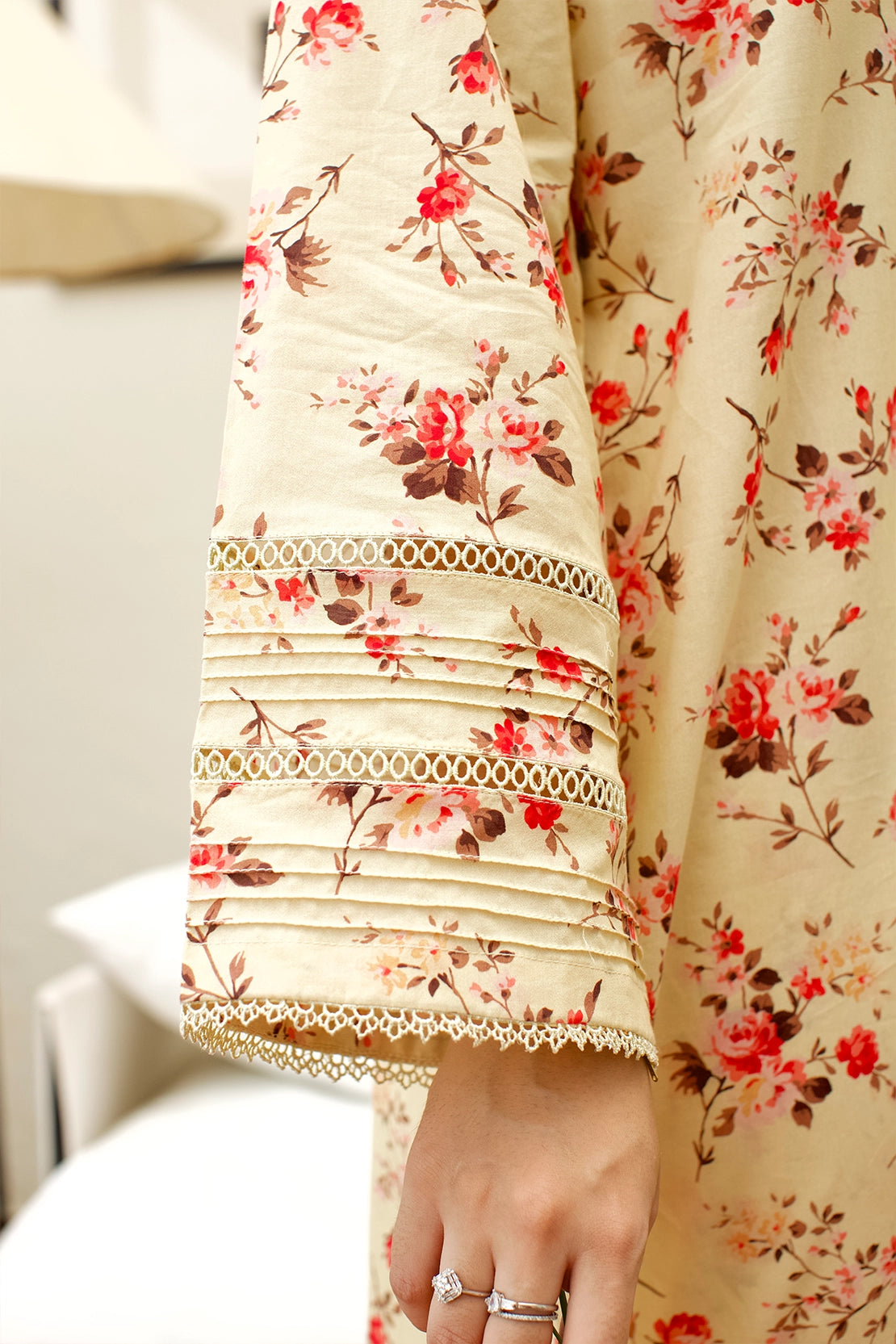 Stitched 3 Piece - LAWN - 546