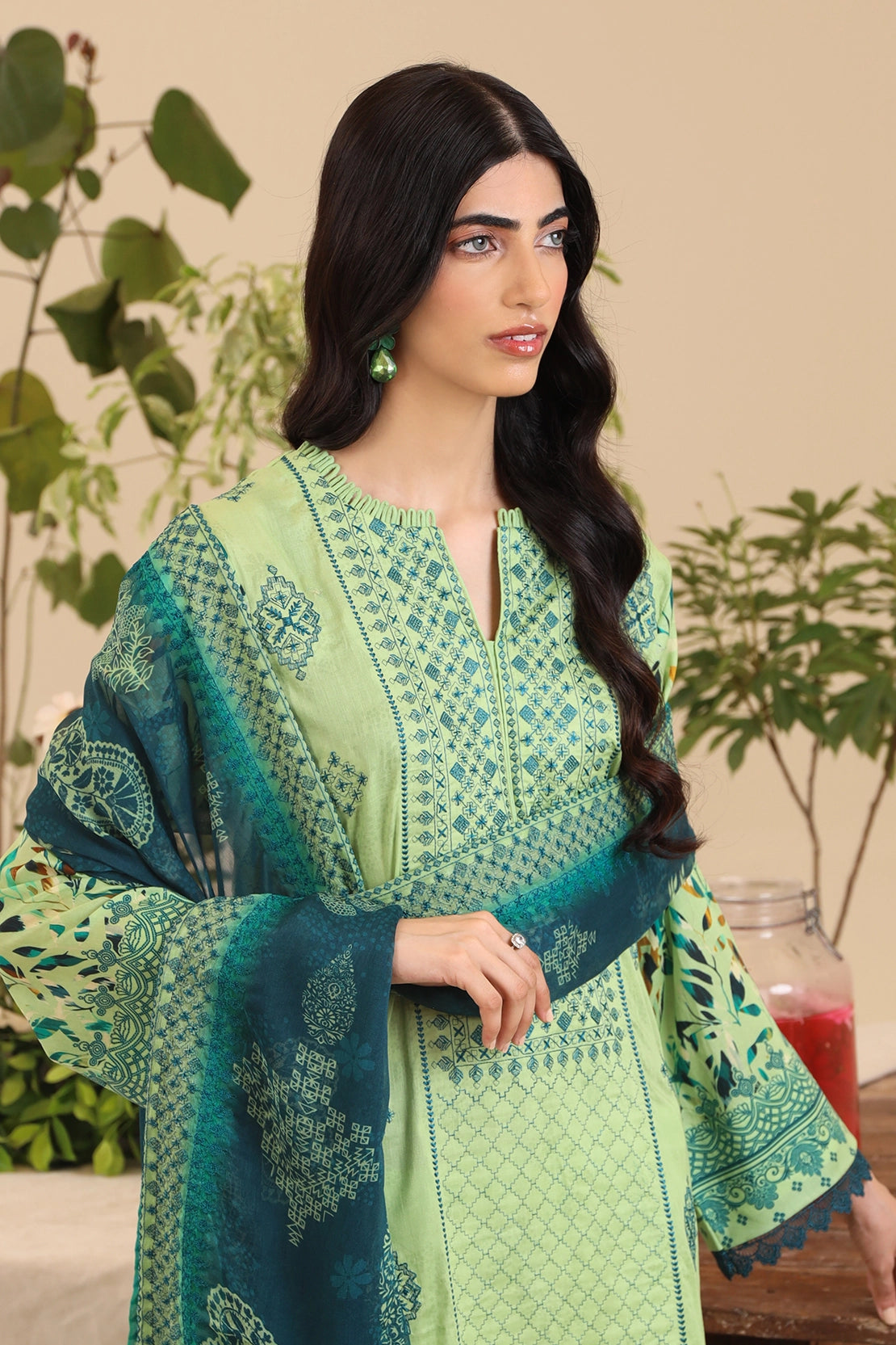 3 Piece - Premium Embroidered Lawn - 9121