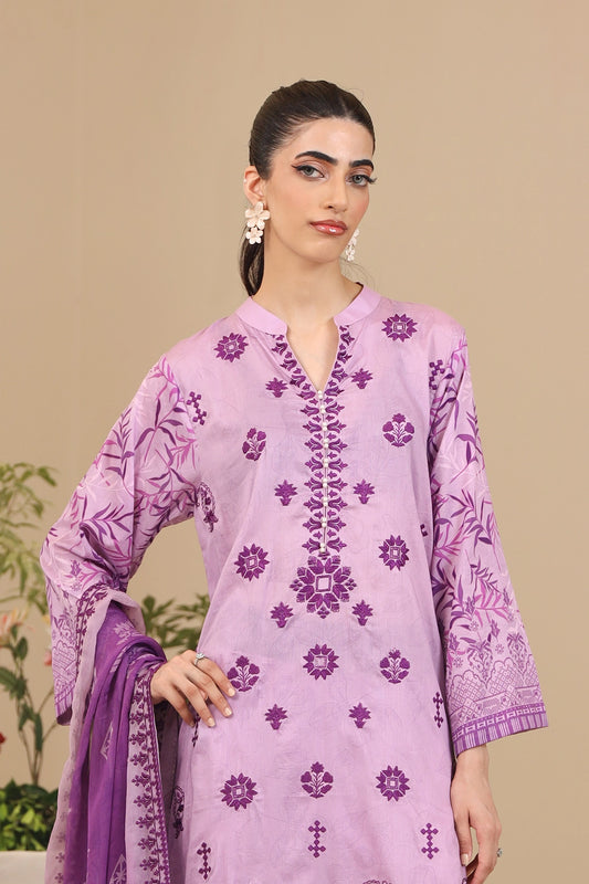 3 Piece - Premium Embroidered Lawn - 9123
