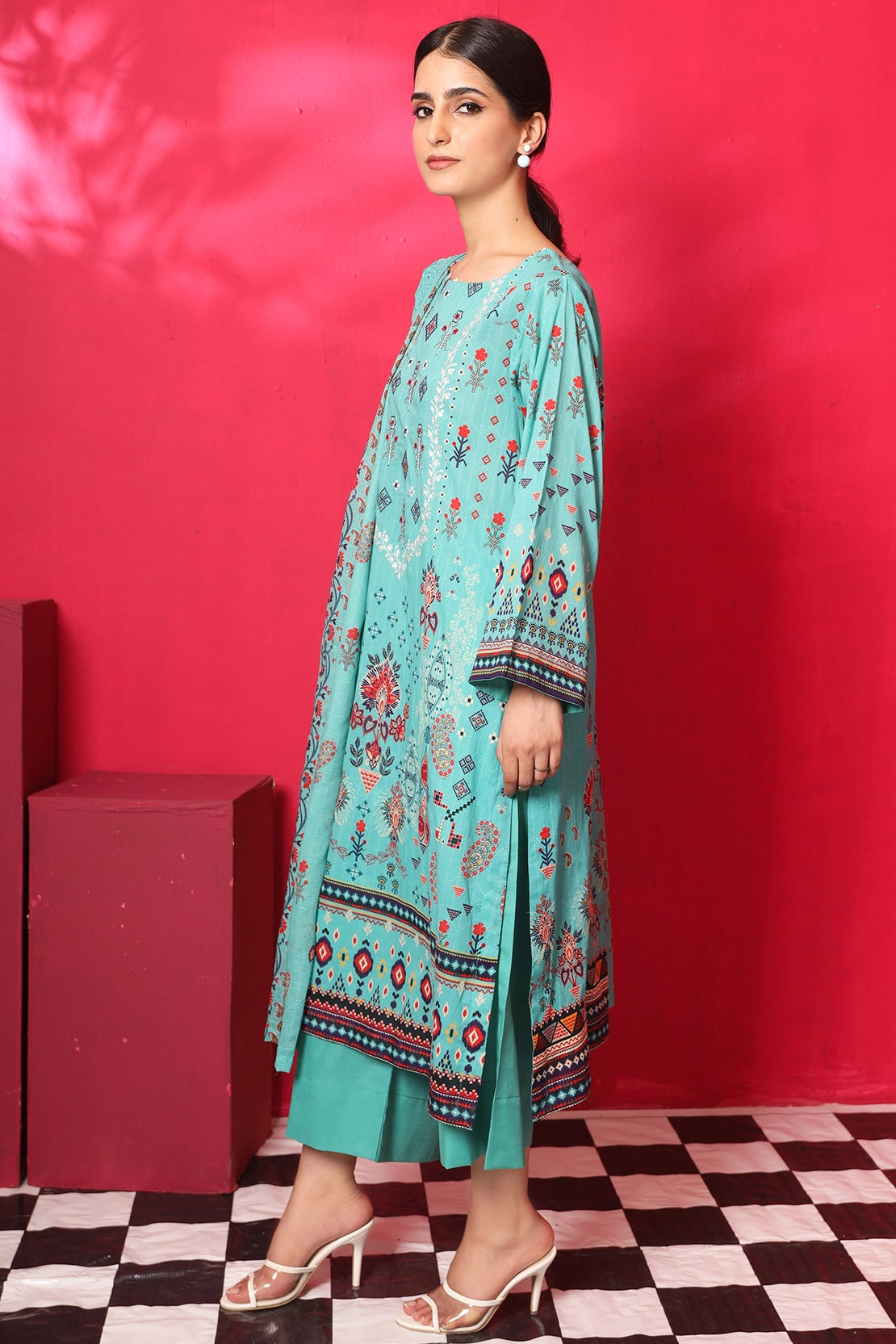3 Piece - Premium Embroidered Lawn - 7770