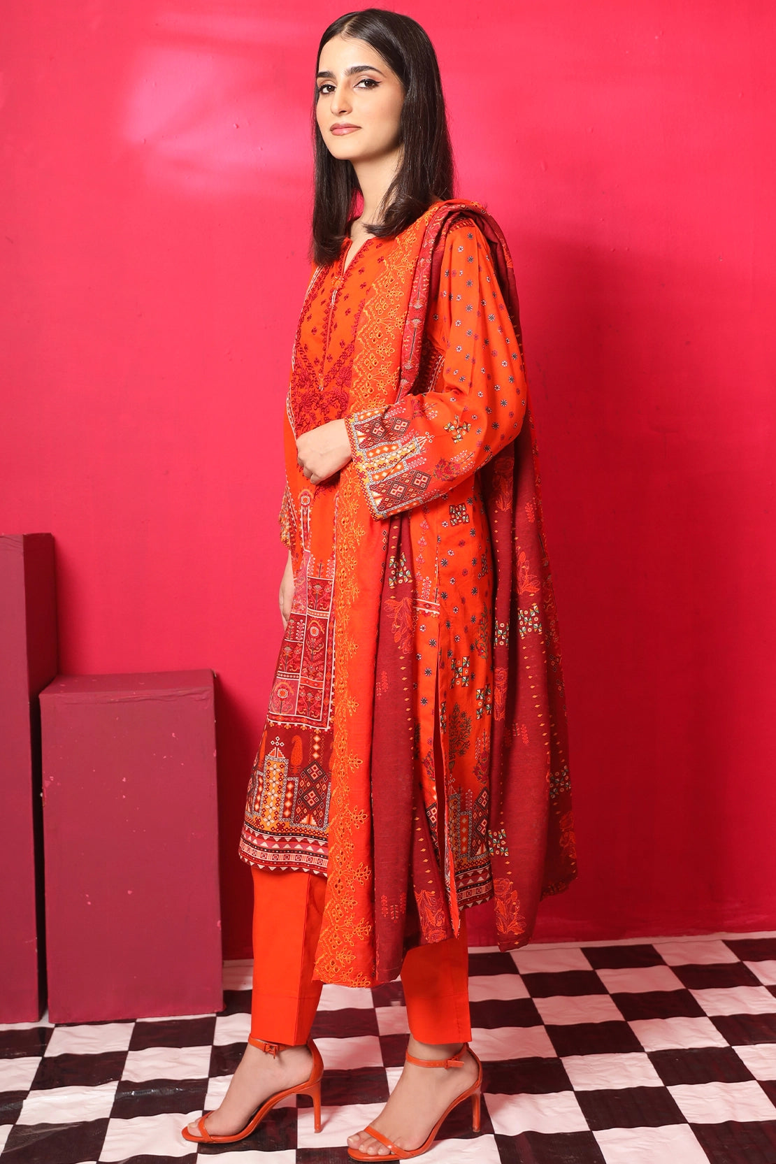 3 Piece - Premium Embroidered Lawn - 7779