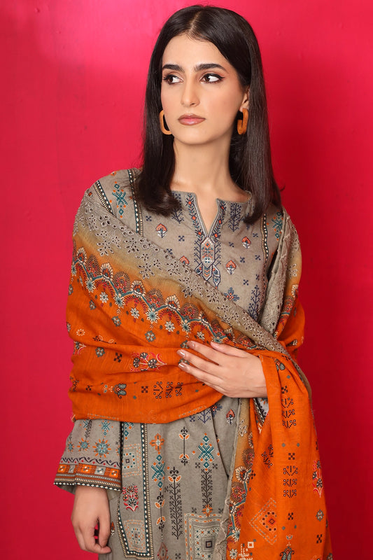 3 Piece - Premium Embroidered Lawn - 7771