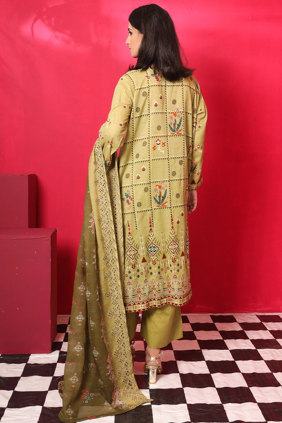 3 Piece - Premium Embroidered Lawn - 7772