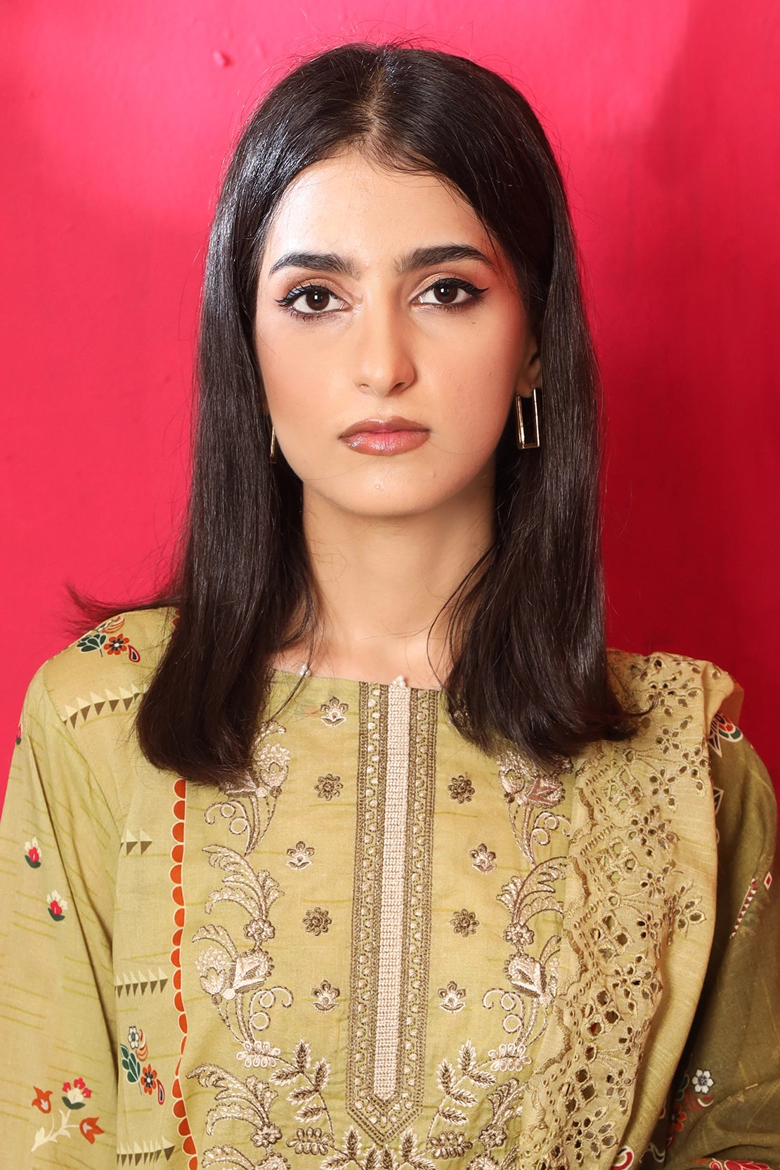 3 Piece - Premium Embroidered Lawn - 7772