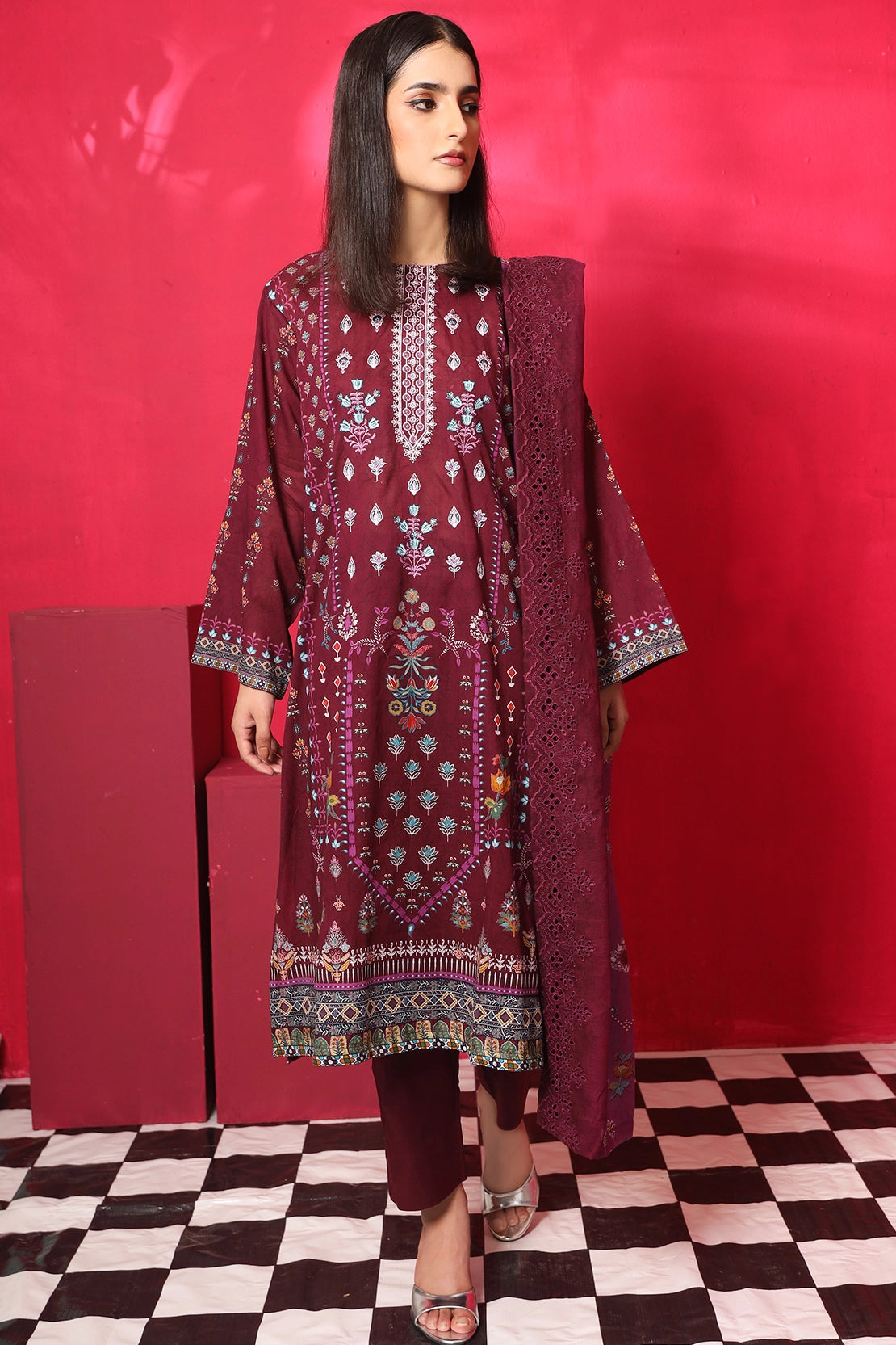 3 Piece - Premium Embroidered Lawn - 7773