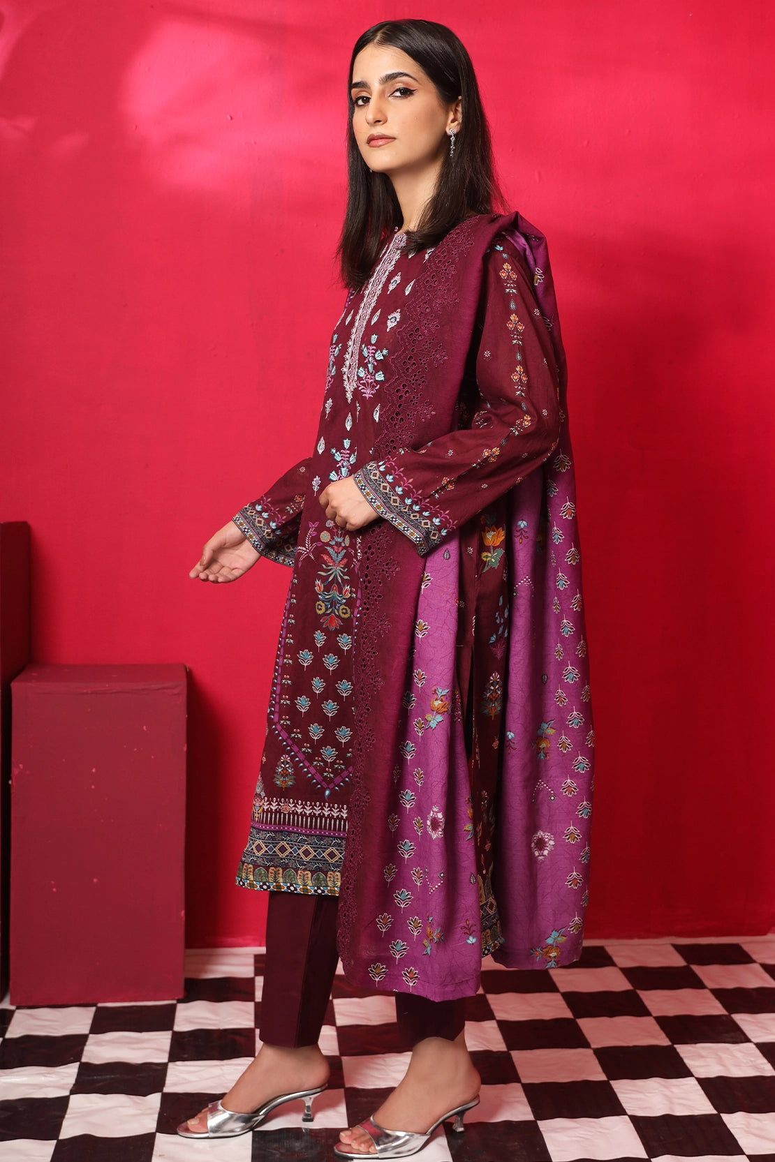 3 Piece - Premium Embroidered Lawn - 7773