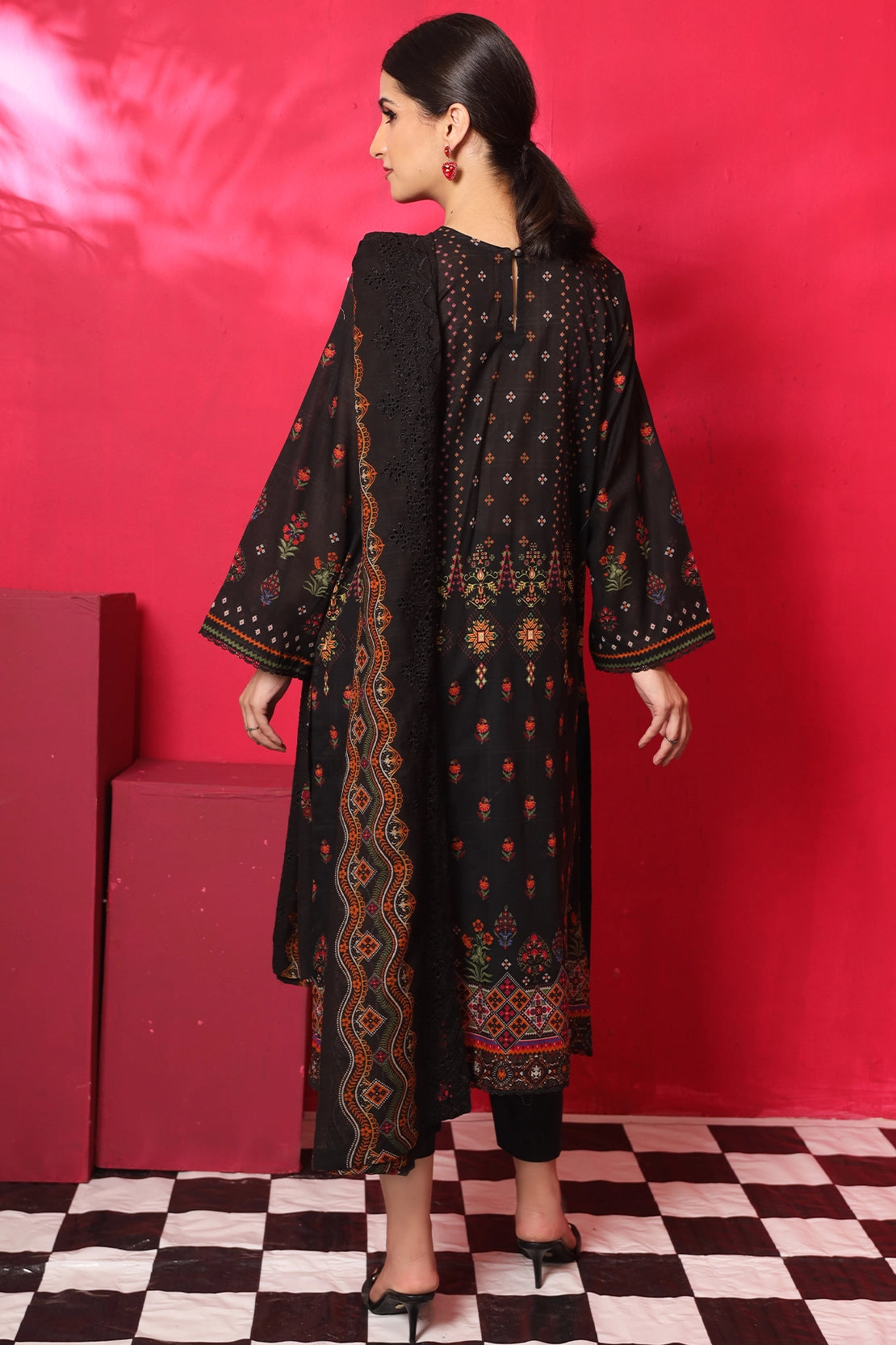 3 Piece - Premium Embroidered Lawn - 7774
