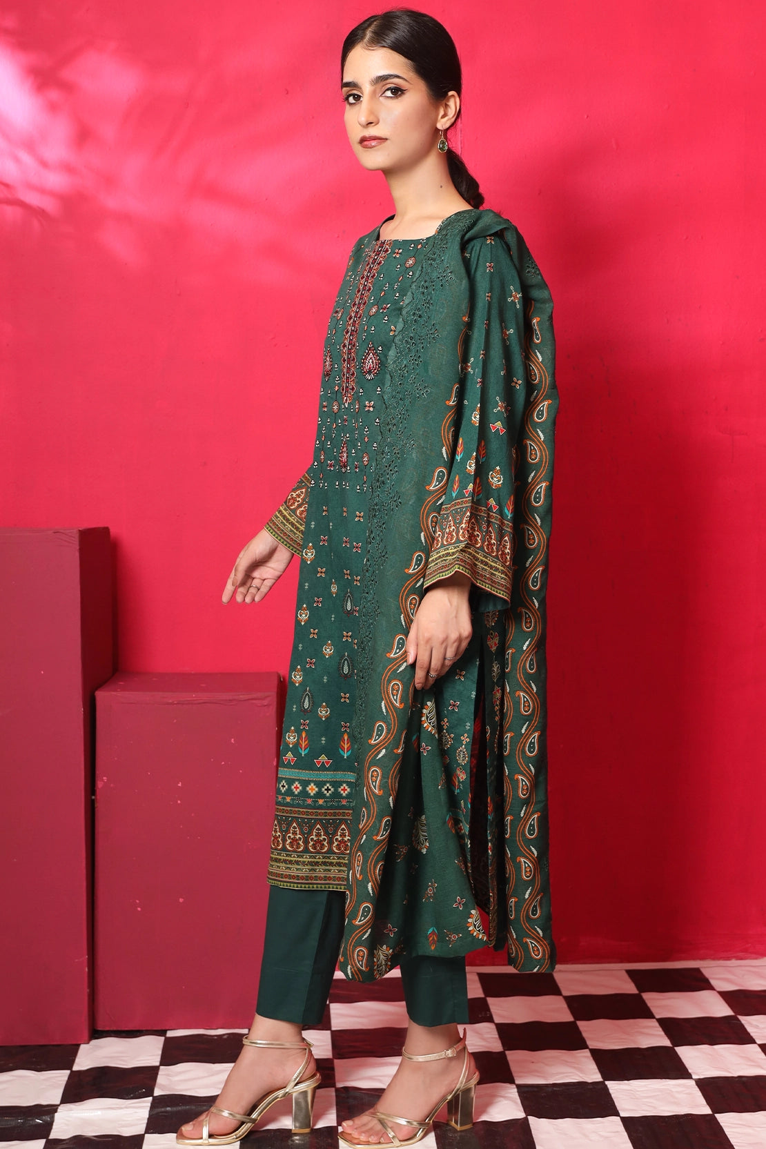 3 Piece - Premium Embroidered Lawn - 7775