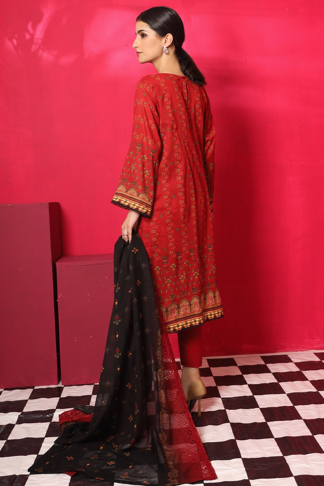 3 Piece - Premium Embroidered Lawn - 7776