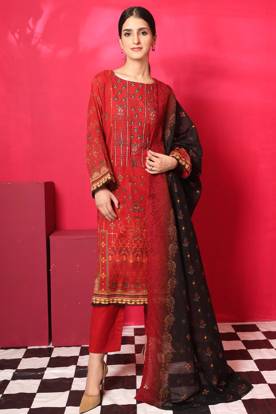 3 Piece - Premium Embroidered Lawn - 7776