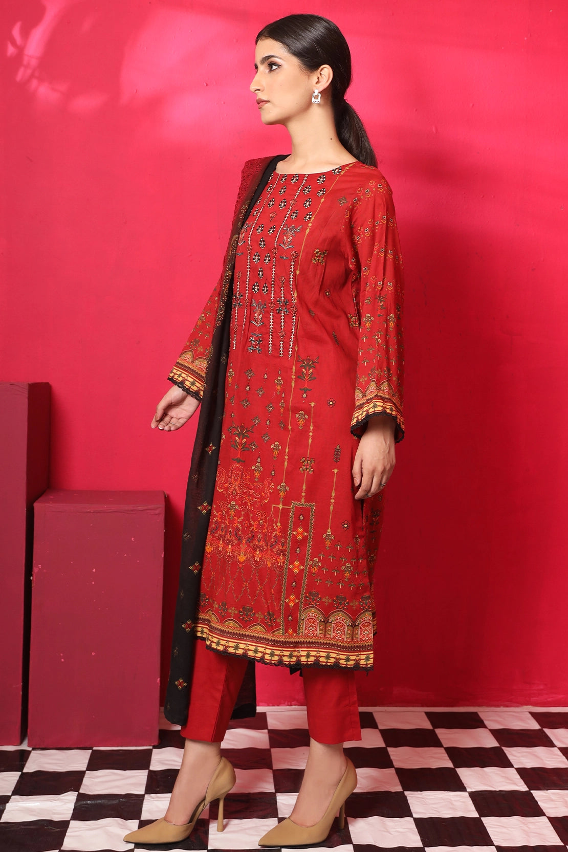 3 Piece - Premium Embroidered Lawn - 7776