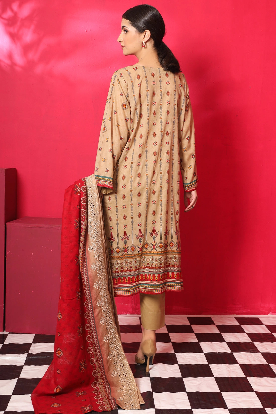 3 Piece - Premium Embroidered Lawn - 7778