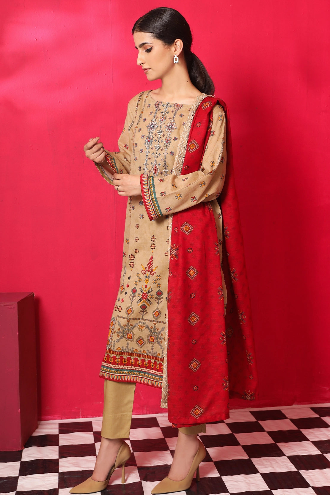 3 Piece - Premium Embroidered Lawn - 7778