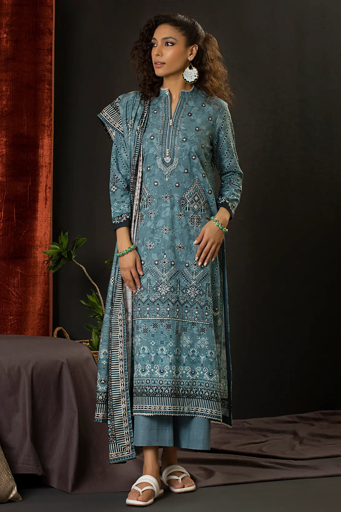 3 Piece – Embroidered Khaddar – 8302