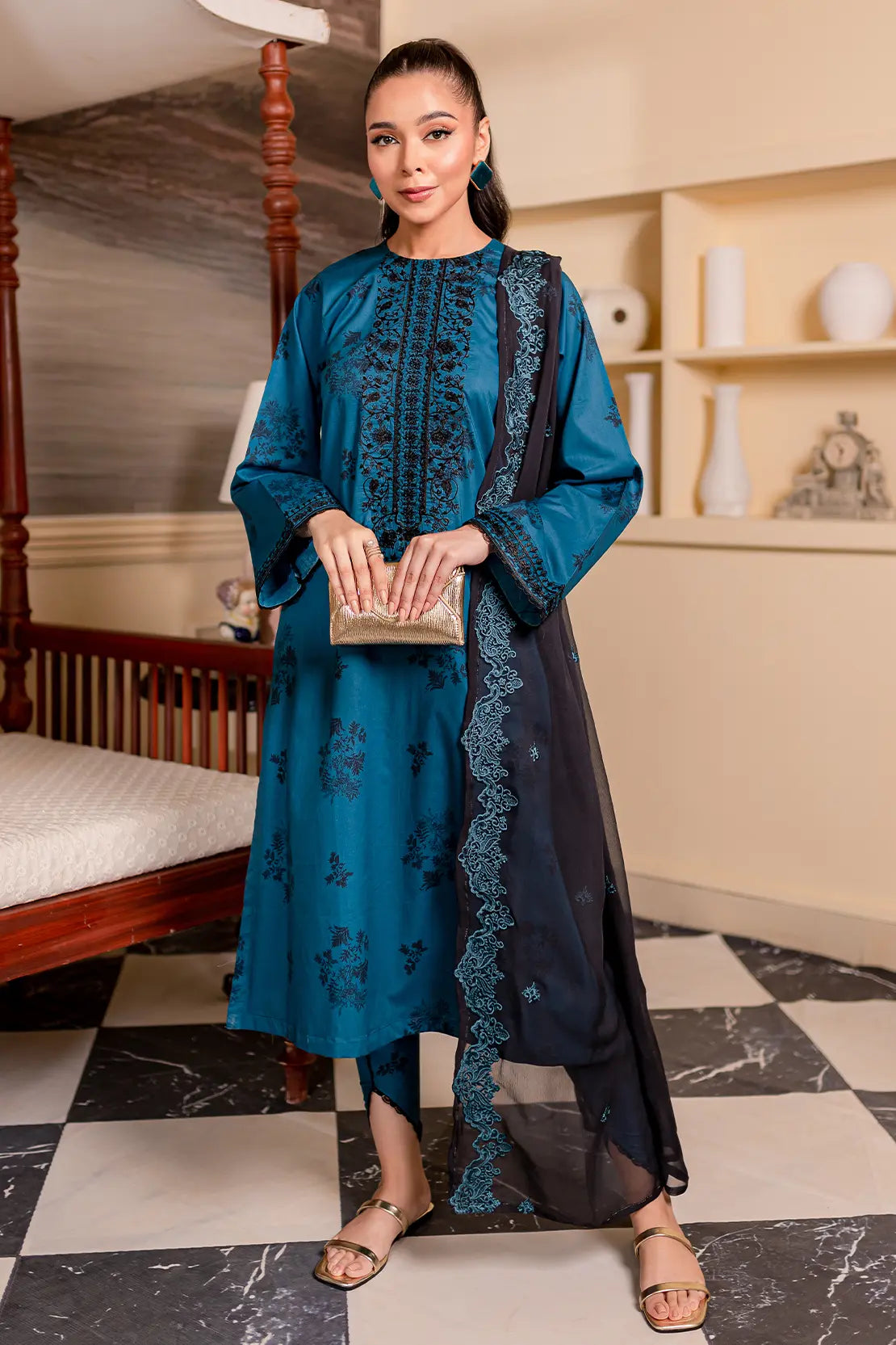 3 Piece - Luxury Embroidered Cambric - 8116