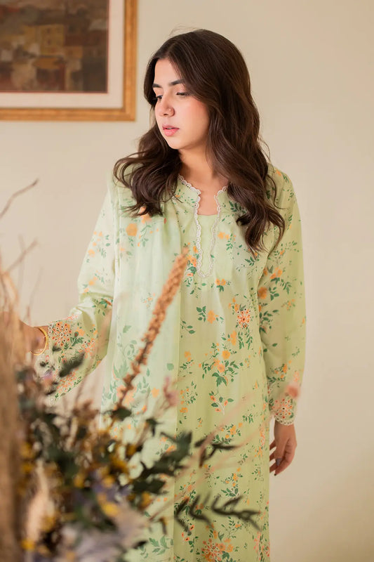 3 Piece - Embroidered Lawn - 8200