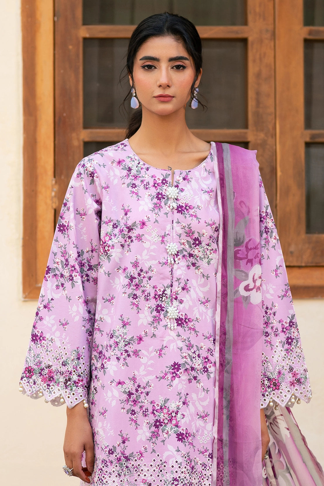 3 Piece - Premium Embroidered Lawn - 3725