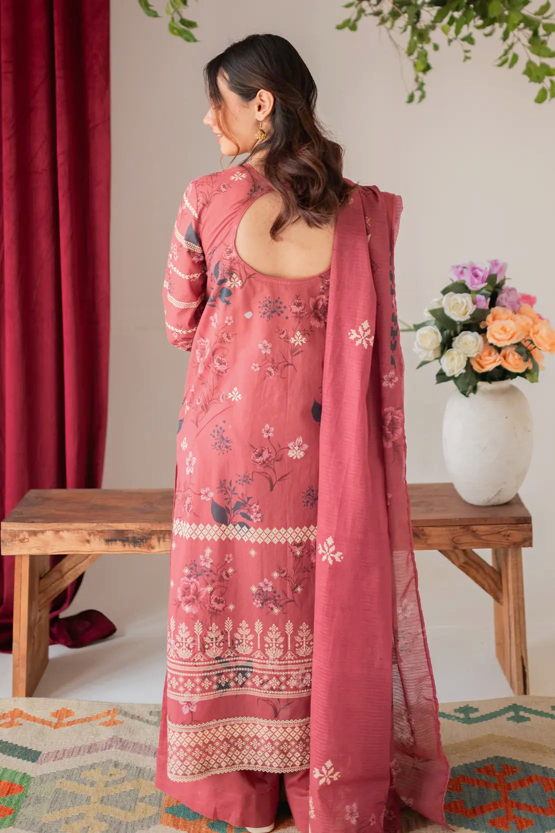 3 Piece - Embroidered Lawn - 8672