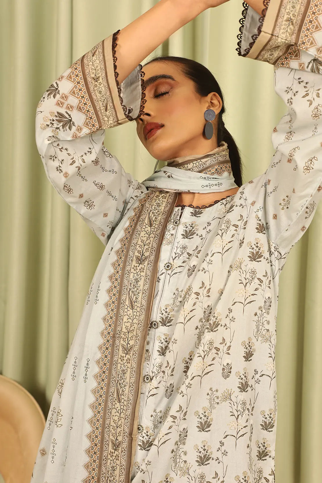 3 Piece - Basic luxury lawn 7443 - Voile Dupatta