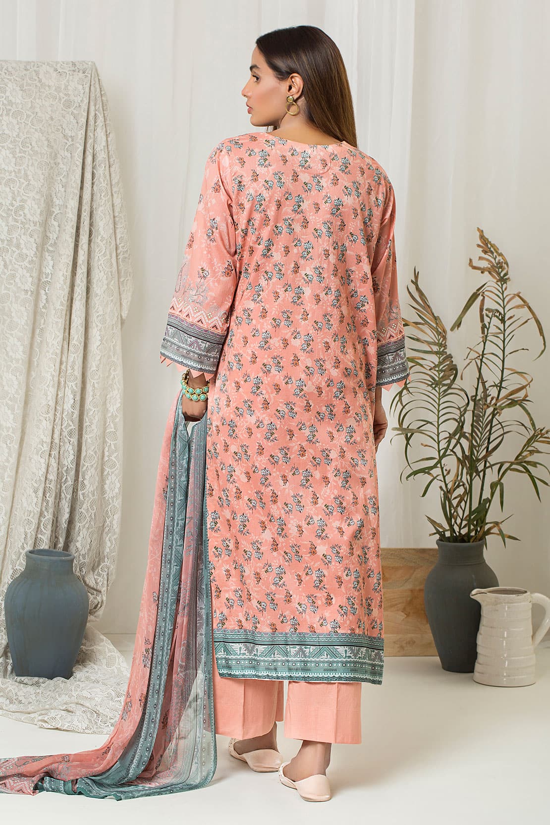 3Piece – Basic luxury lawn 7460 – Chiffon Dupatta