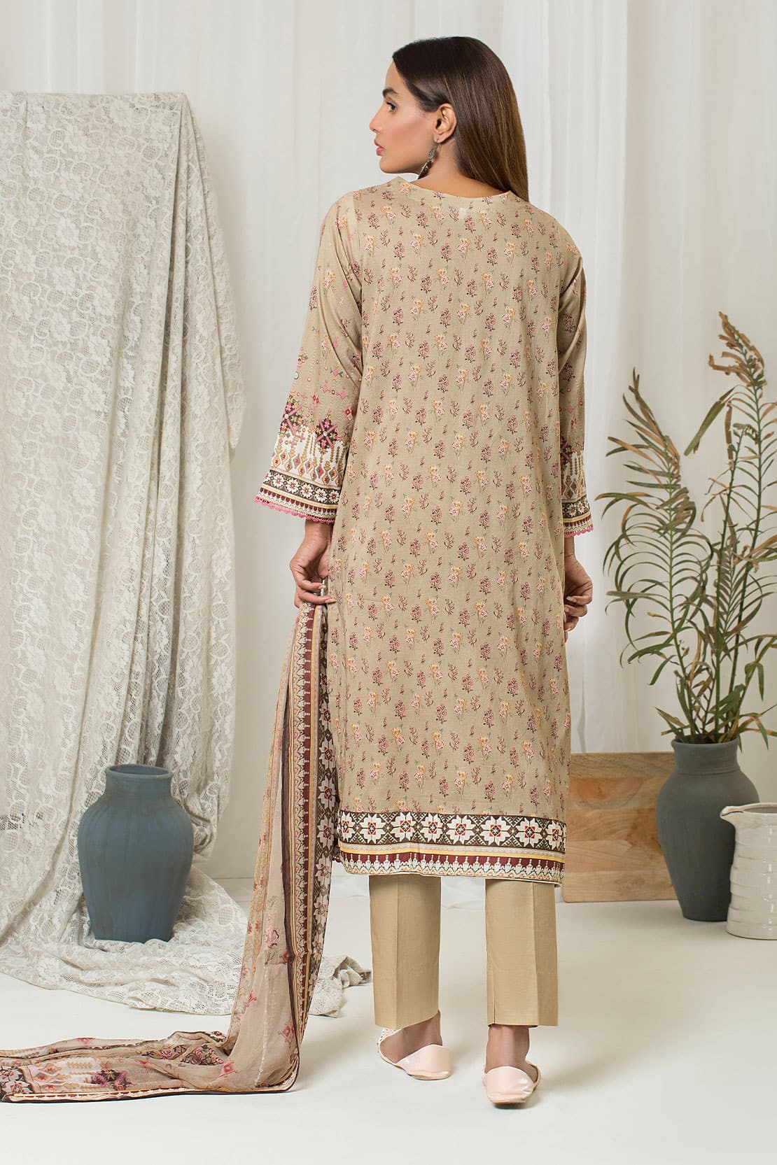 3Piece – Basic luxury lawn 7455 – Chiffon Dupatta