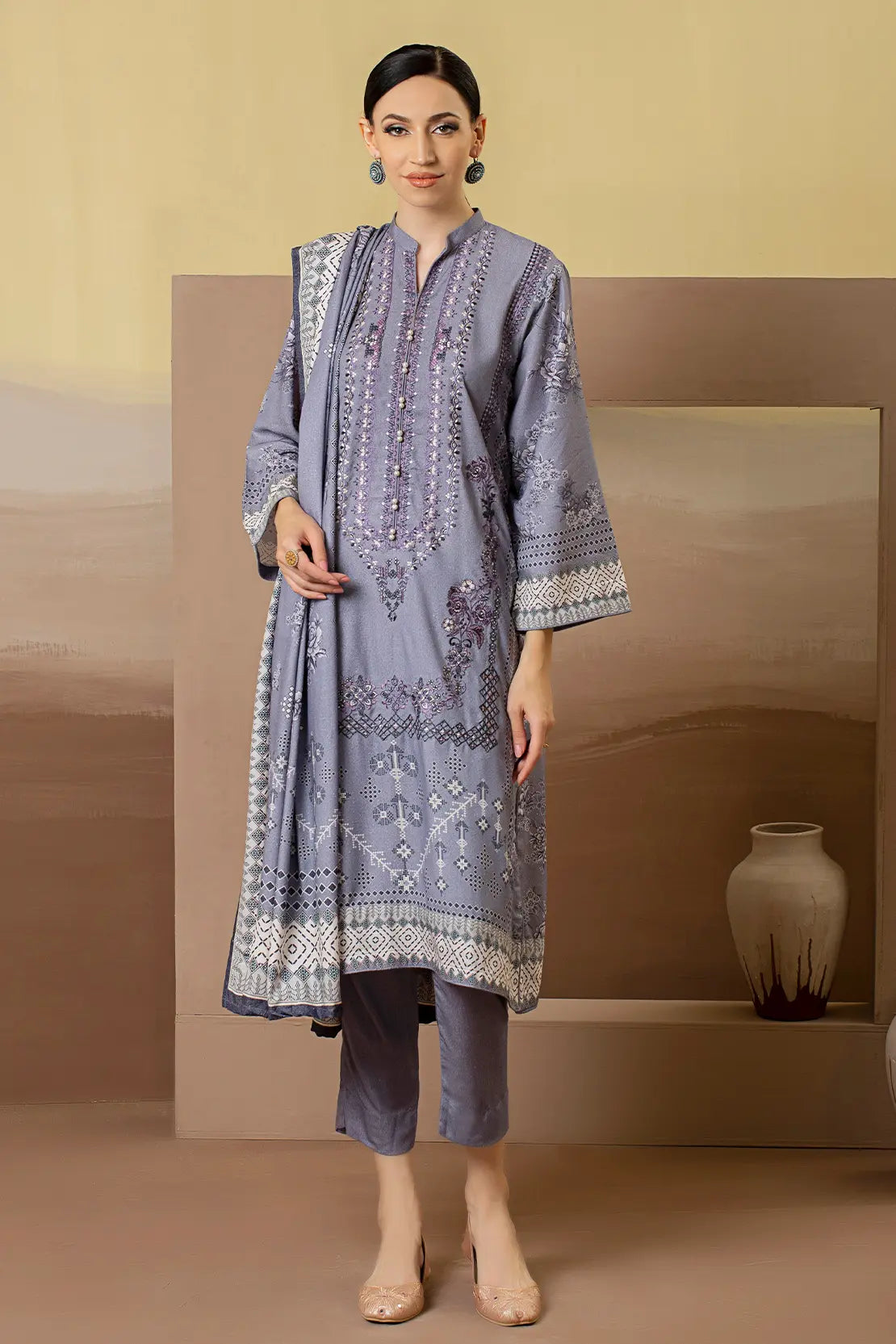 3 Piece – Premium Embroidered Karandi – 8218