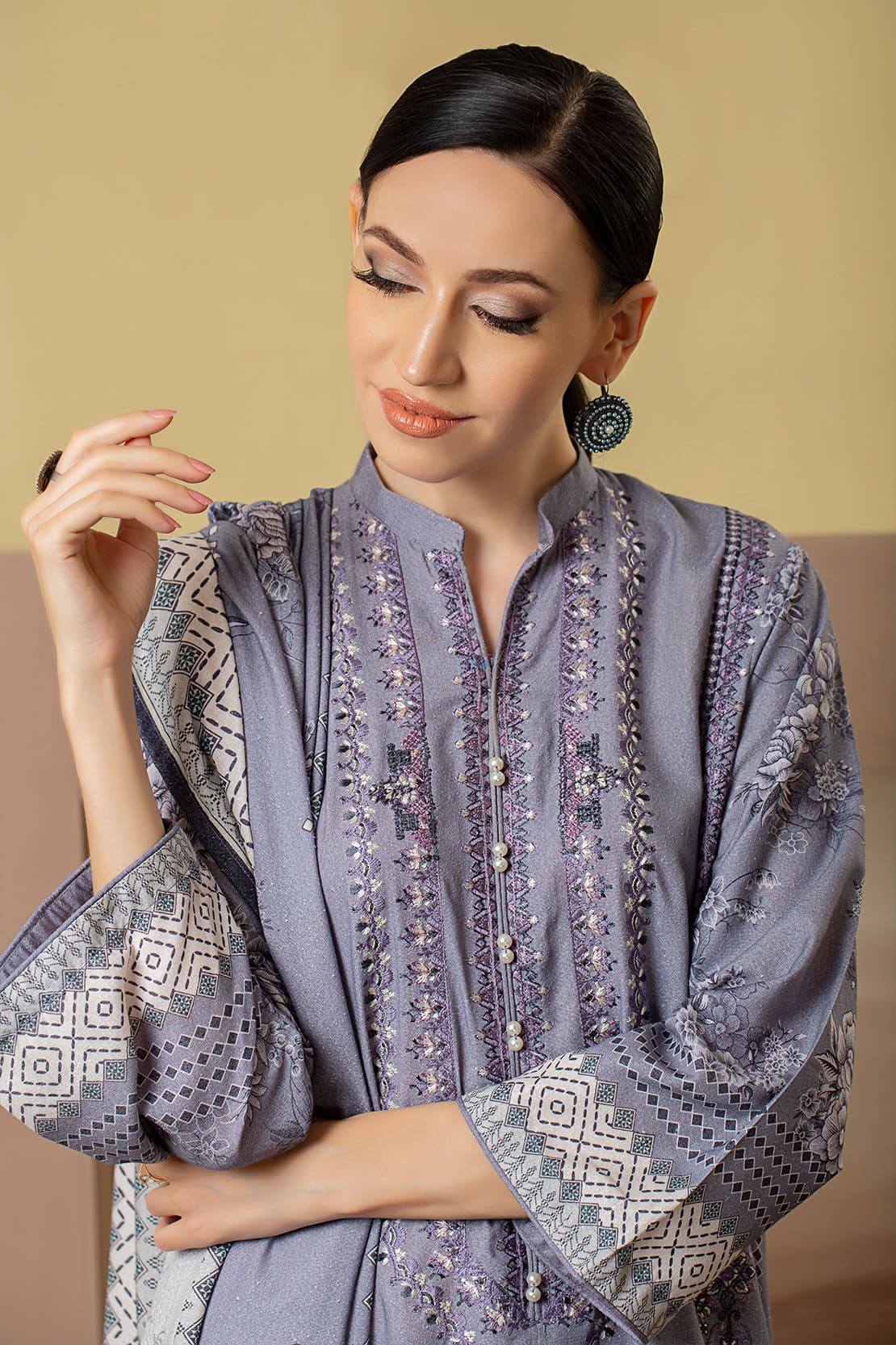 3 Piece – Premium Embroidered Karandi – 8218