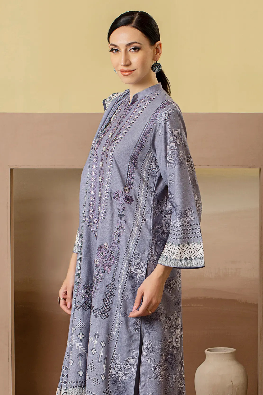 3 Piece – Premium Embroidered Karandi – 8218