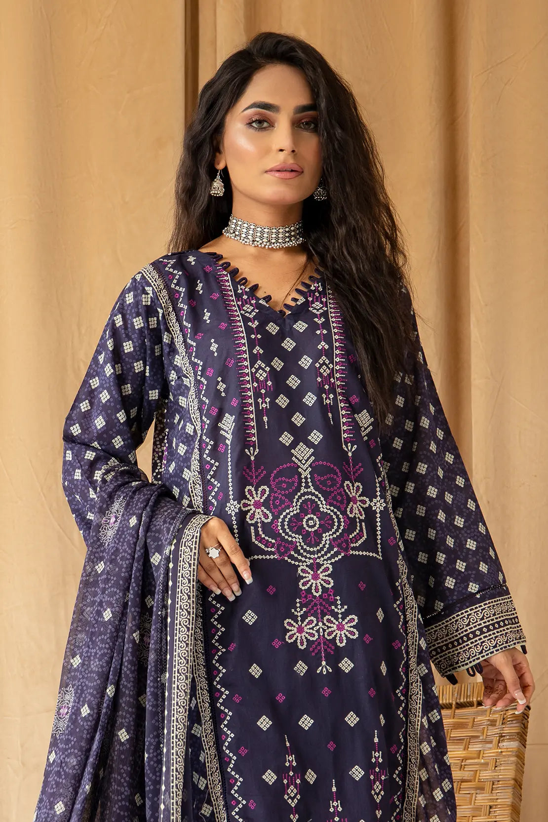 3 Piece - Embroidered Lawn - 8039