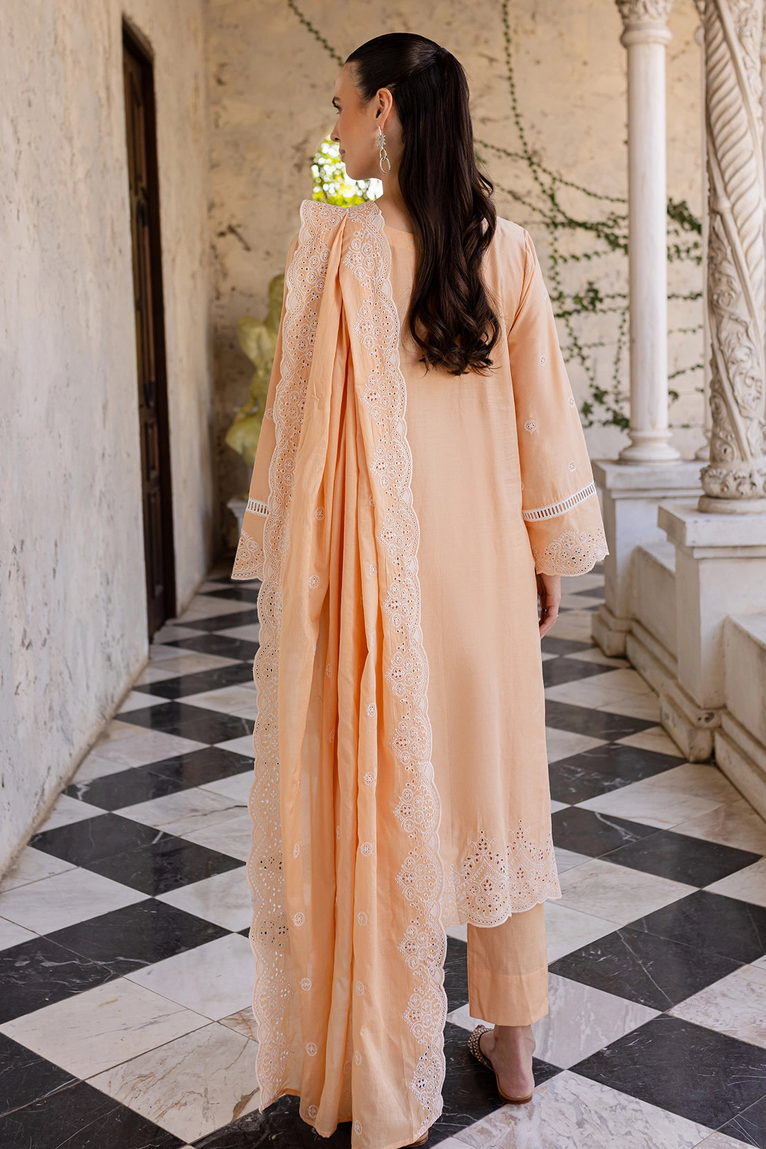 3 Piece - Premium Embroidered Lawn - 9187