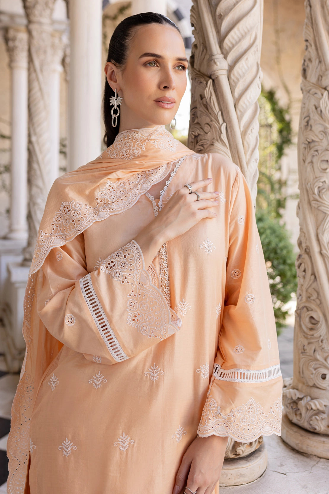 3 Piece - Premium Embroidered Lawn - 9187