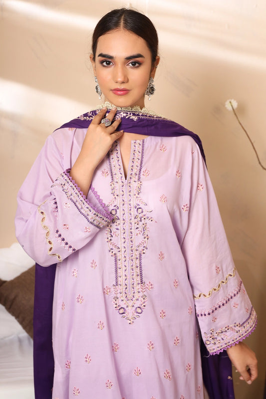 3 PIECE - PREMIUM EMBROIDERED LAWN - 7772