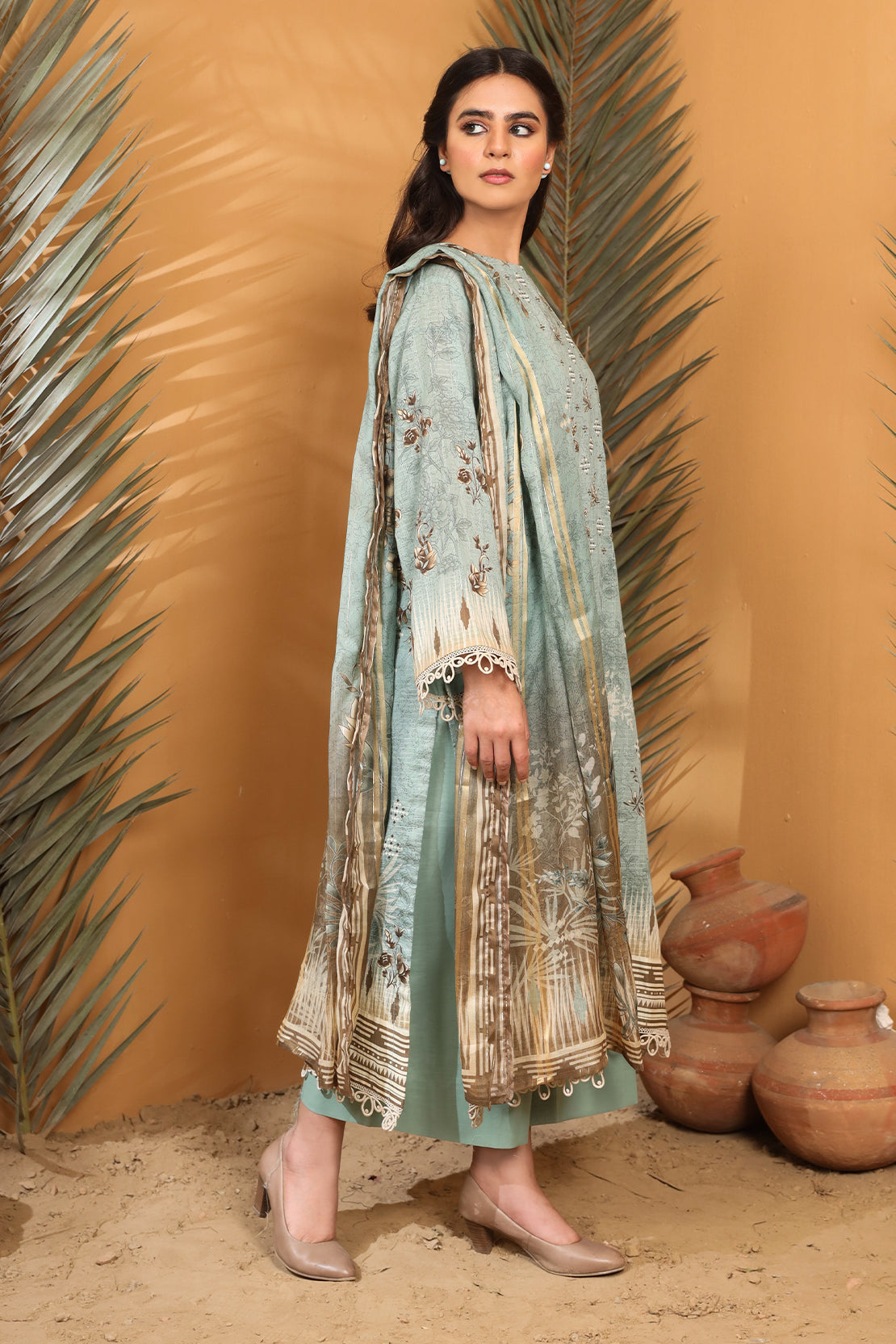 3 Piece - Embroidered Lawn - 8881