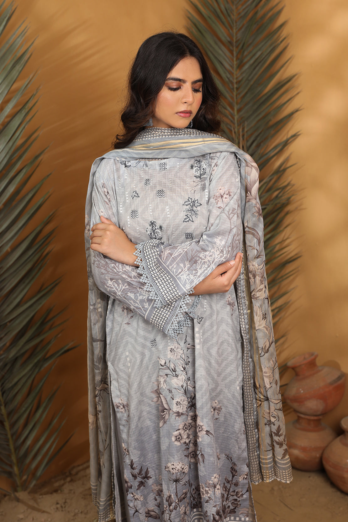 3 Piece - Embroidered Lawn - 8883