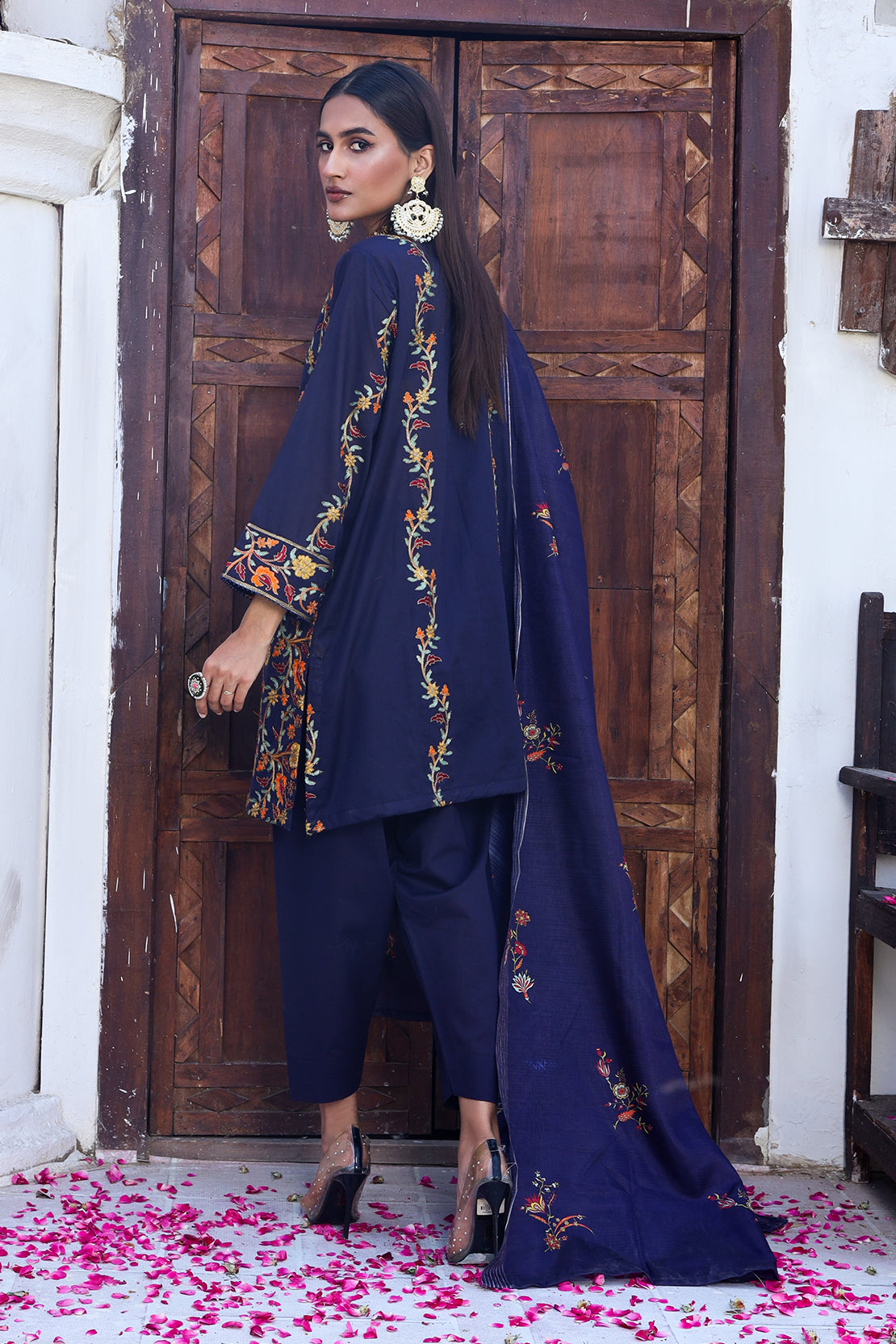 3 Piece - Embroidered Lawn - 8875