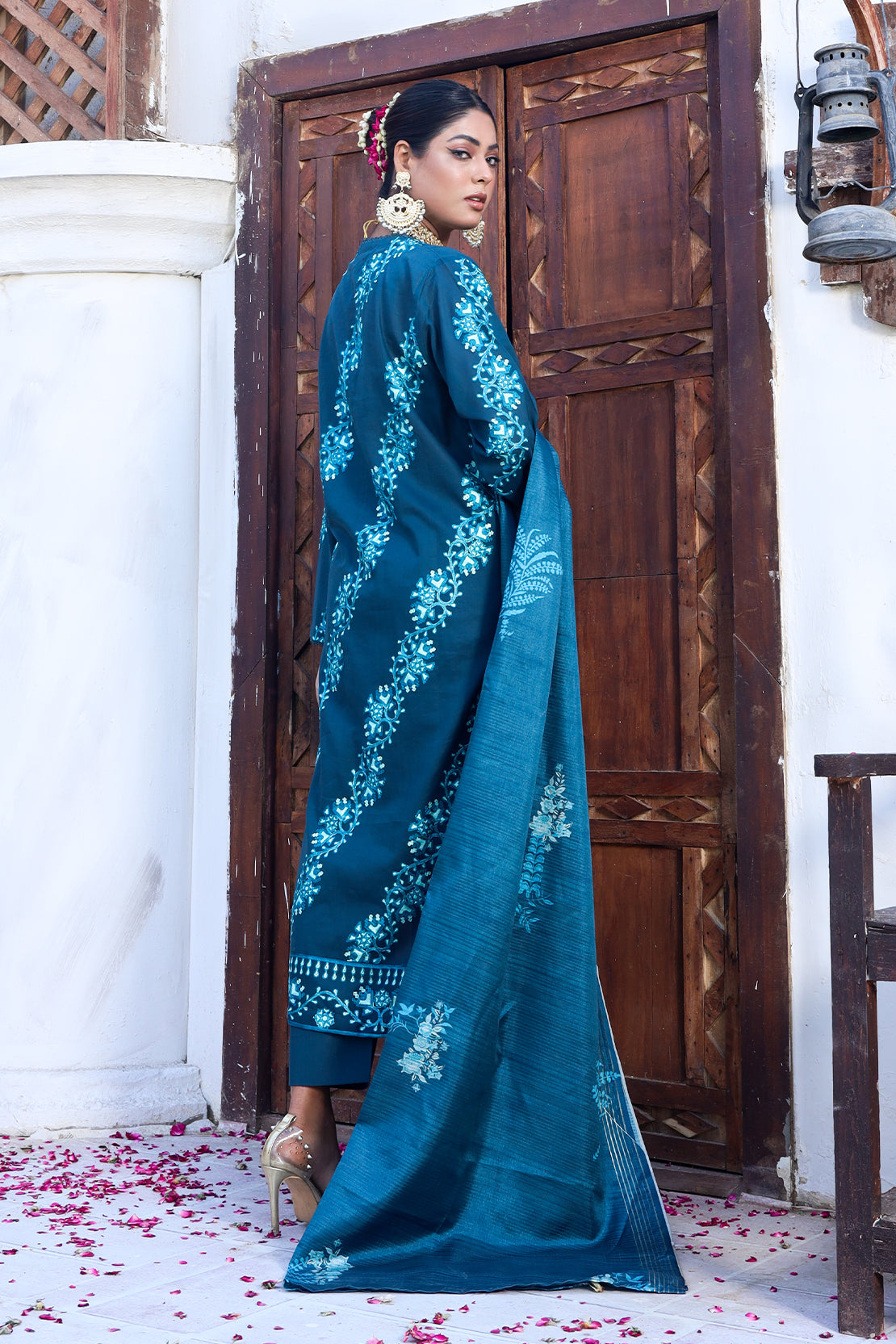 3 Piece - Embroidered Lawn - 8877