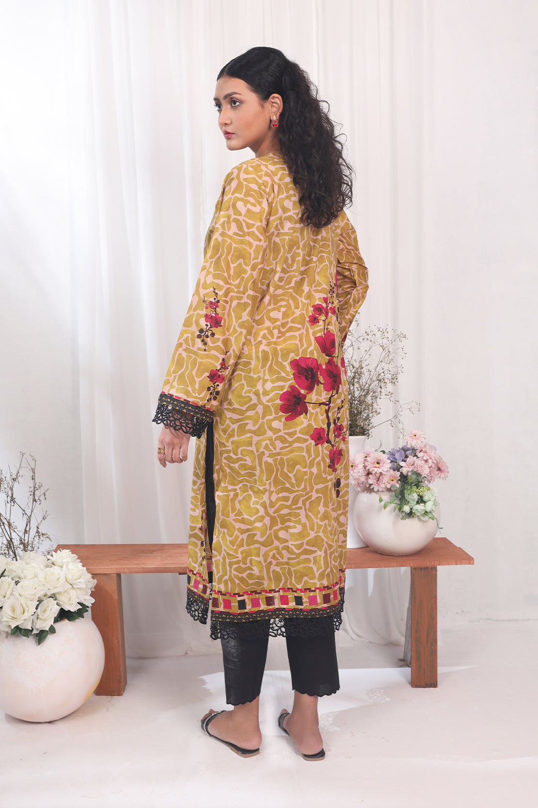 1 Piece - Digitally Printed Lawn - 8758