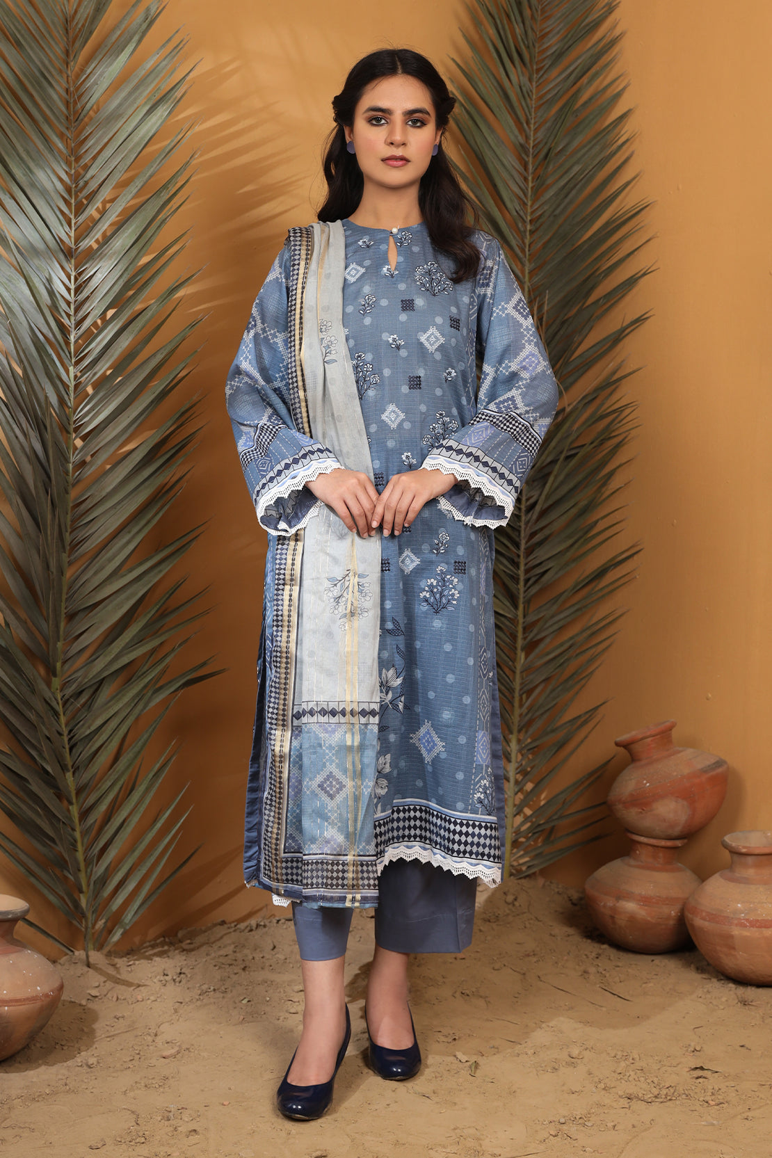 3 Piece - Embroidered Lawn - 8888