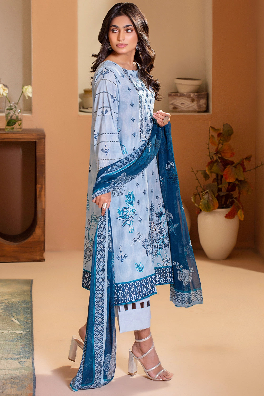 3 PIECE - PREMIUM EMBROIDERED LAWN - 9150