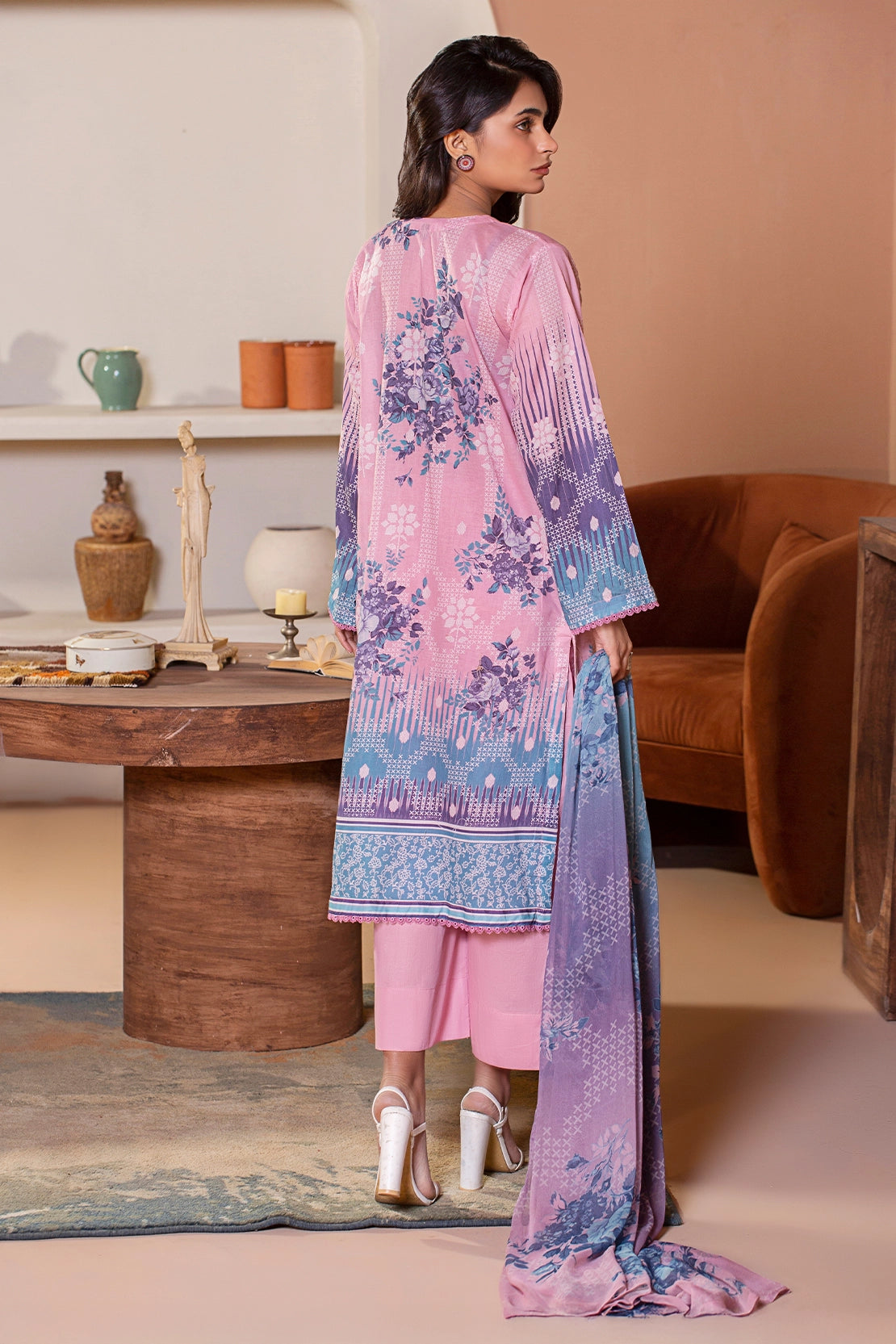 3 PIECE - PREMIUM EMBROIDERED LAWN - 9142