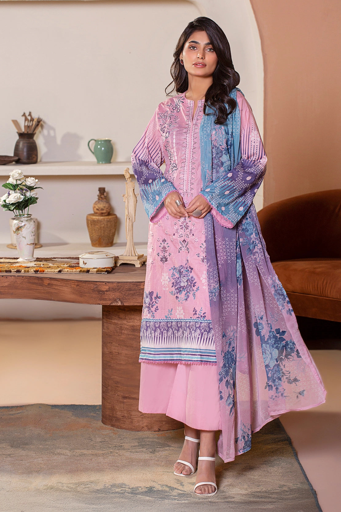 3 PIECE - PREMIUM EMBROIDERED LAWN - 9142