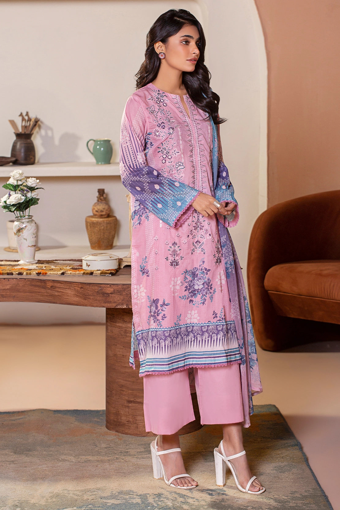 3 PIECE - PREMIUM EMBROIDERED LAWN - 9142