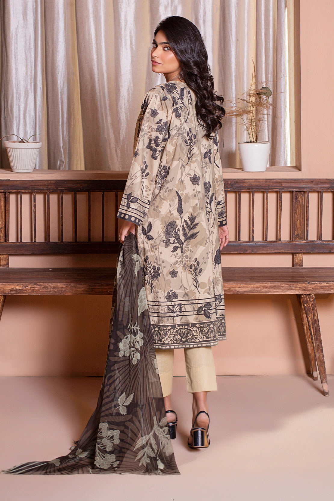 3 PIECE - PREMIUM EMBROIDERED LAWN - 9145