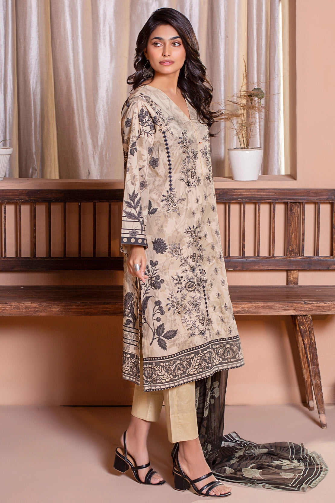3 PIECE - PREMIUM EMBROIDERED LAWN - 9145