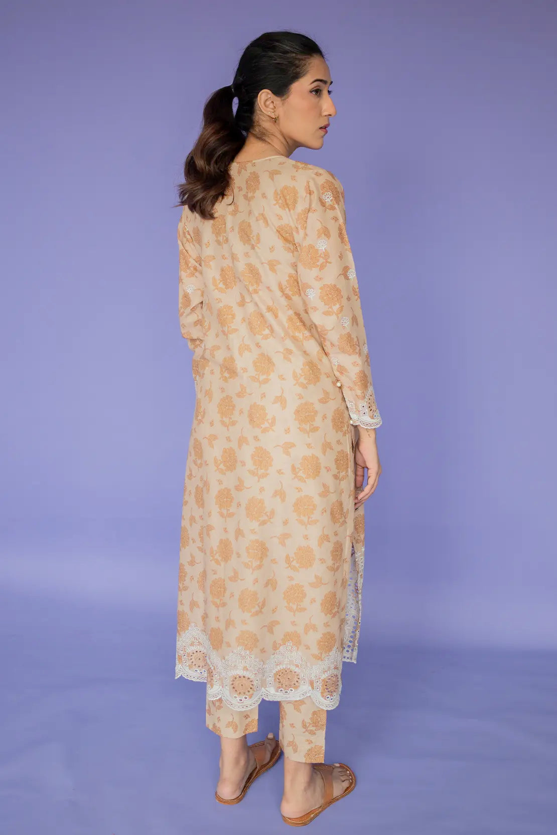 2 Piece Emerald Emb Lawn - 8610