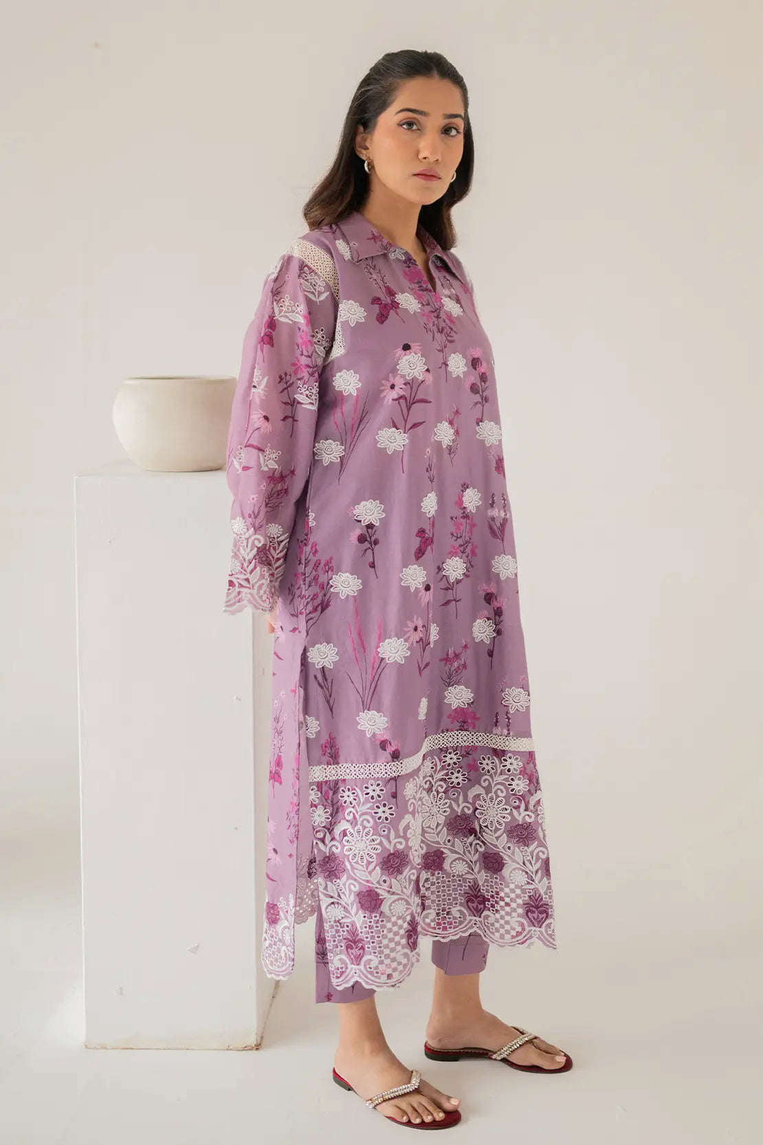 2 Piece Emerald Emb Lawn - 8602