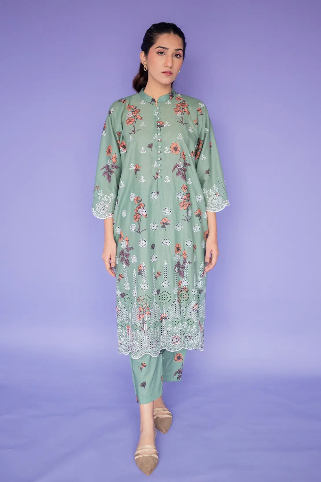 2 Piece Emerald Emb Lawn - 8607