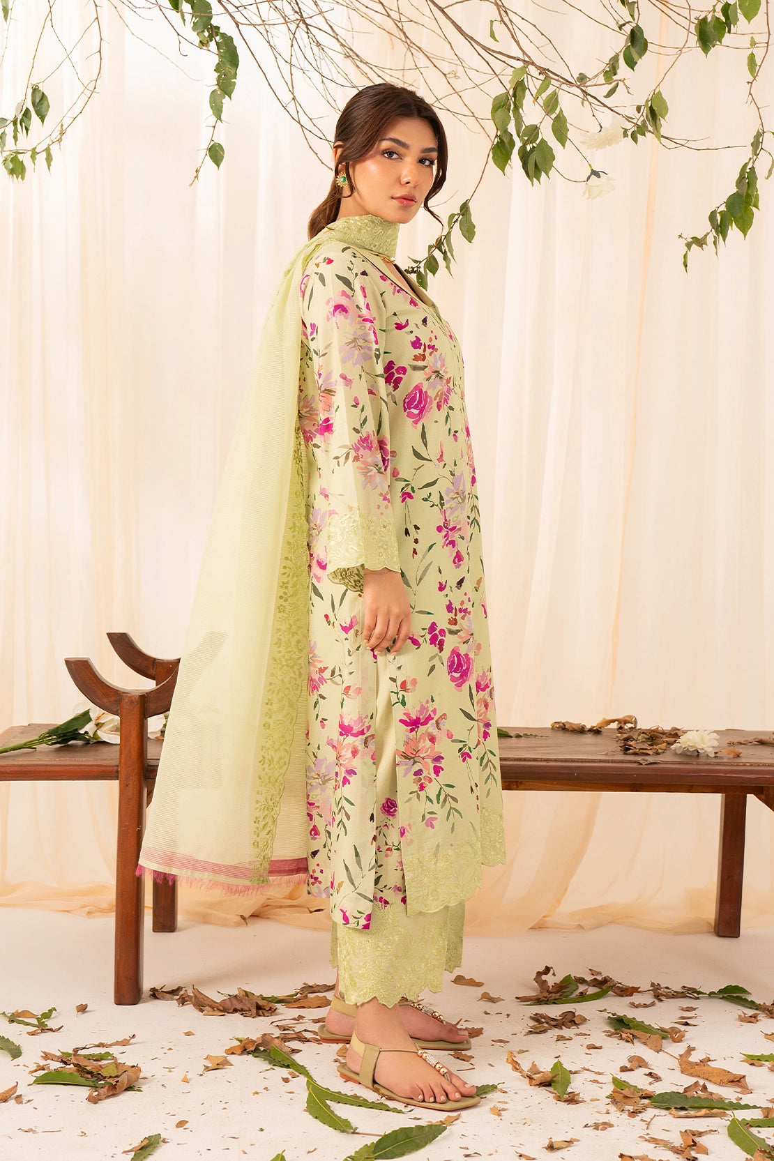 3 Piece - Premium Embroidered Lawn - 565